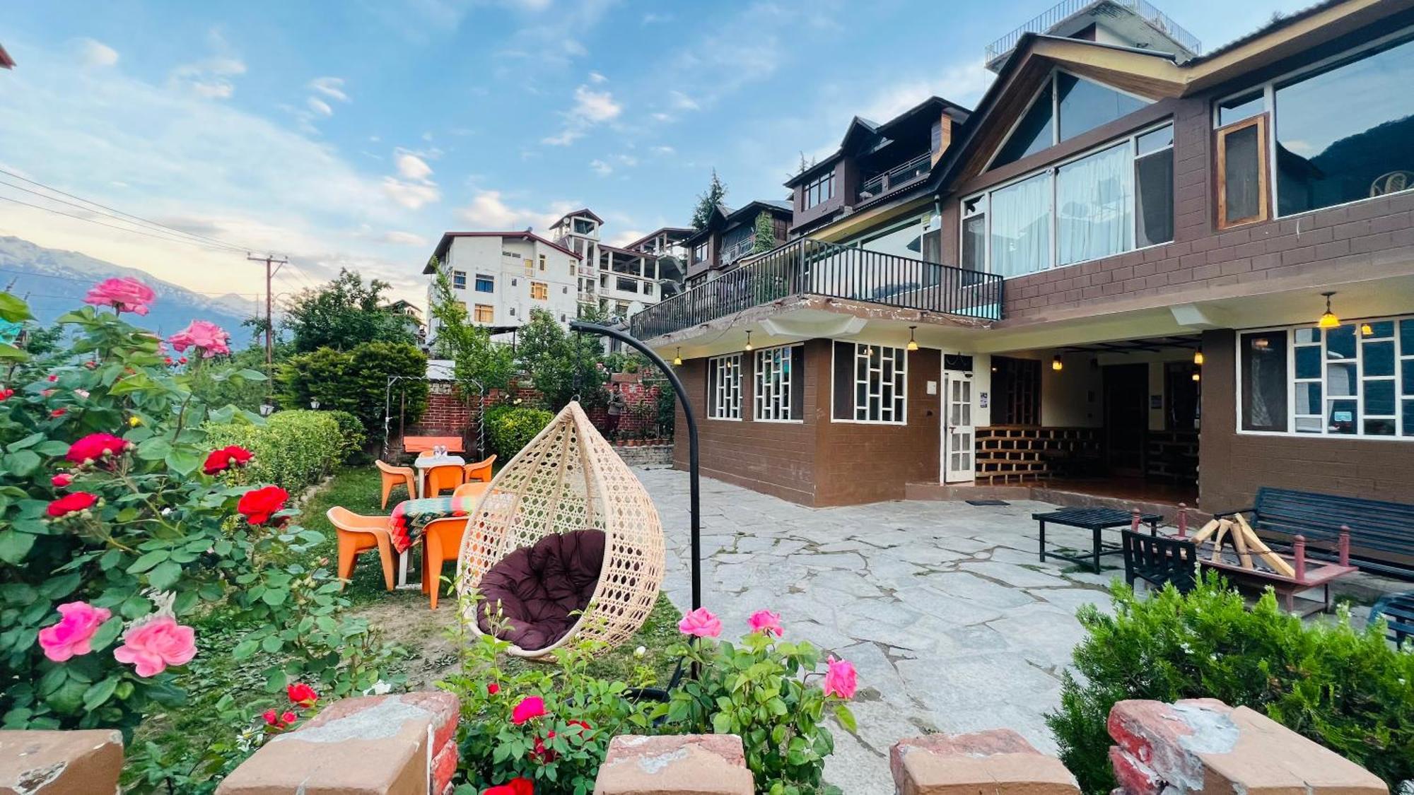 Manu Villa, Manali - Independent Luxury Villas For Family - Manali (Himachal Pradesh) — Photos 1